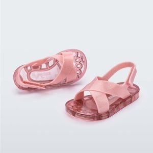 Mini Melissa Friendly